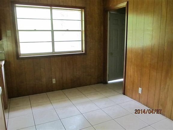 3rd image of 9249 Beechwood Dr