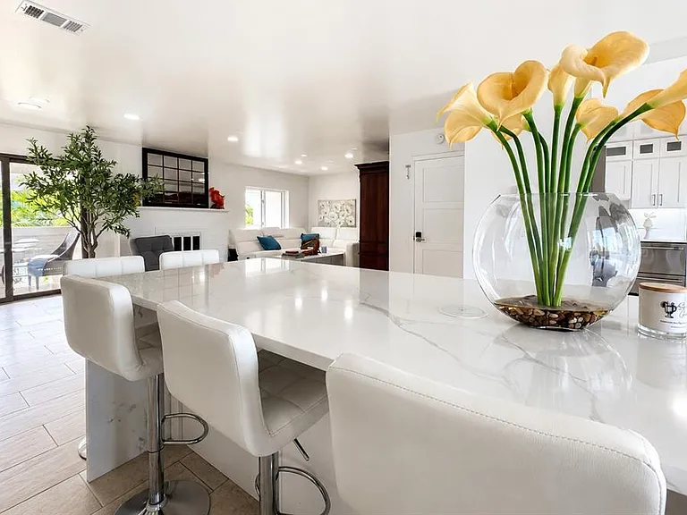 2710 Hibiscus Dr W — Photo 4