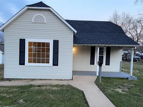 104 N Waller St, Desloge, MO 63601