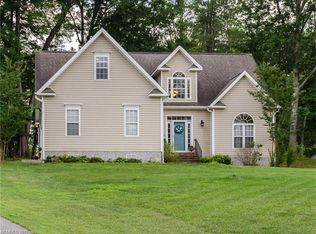 24 Lockes Ln, Candler, NC 28715