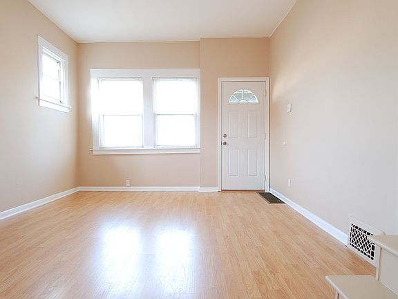 5th image of 3458 Macklind Ave
