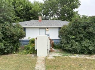 8348 S Bowness Rd NW, Calgary, AB T3B0H6