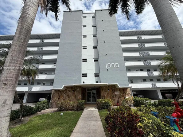 1000 NE 14th Ave APT 210, Hallandale Beach, FL 33009