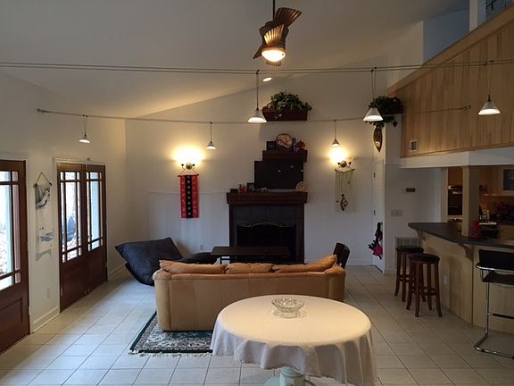 Fireplace/living room