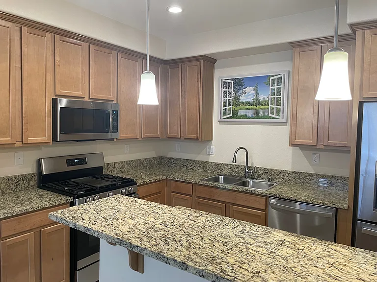 1009 Arbor Rd — Photo 5