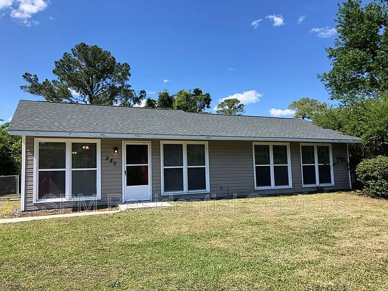 240 Buff Cir — Photo 1