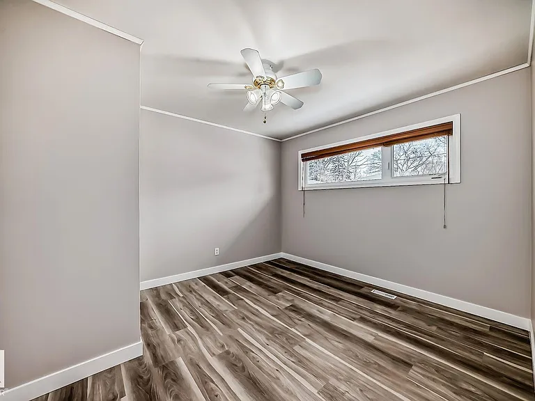 37 Sheridan Dr — Photo 15