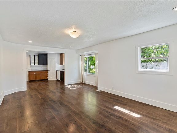 4th image of 73 E 400 S