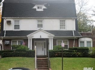 11712 Park Ln S, Jamaica, NY 11418