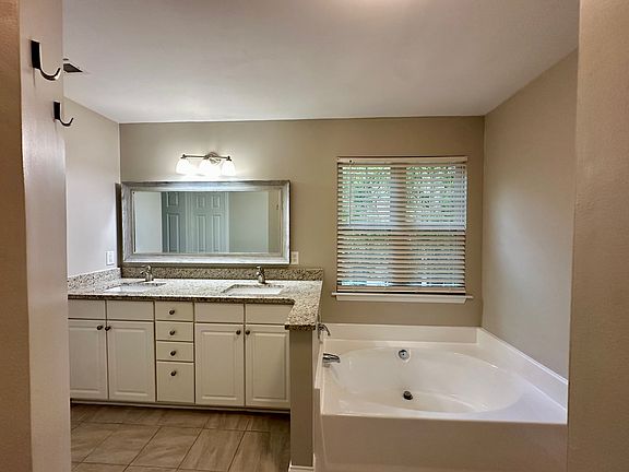 3rd image of 16225 Amber Field Dr