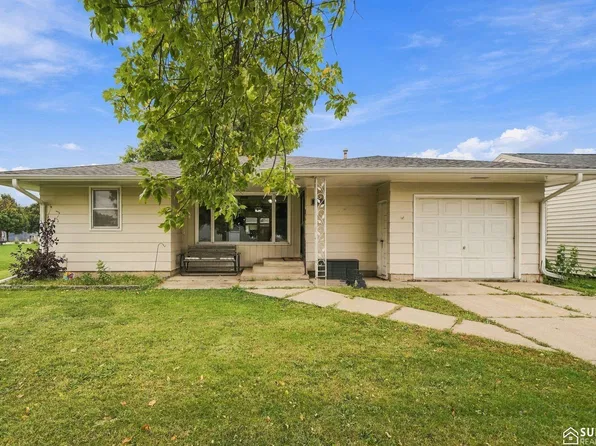 941 14th St, Henderson, NE 68371