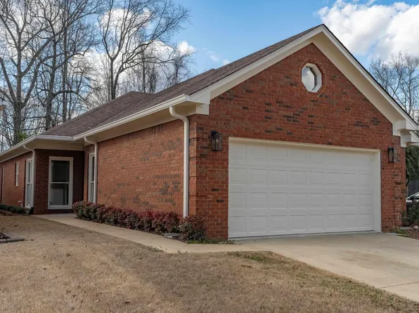 1223 Berwick Rd, Birmingham, AL 35242