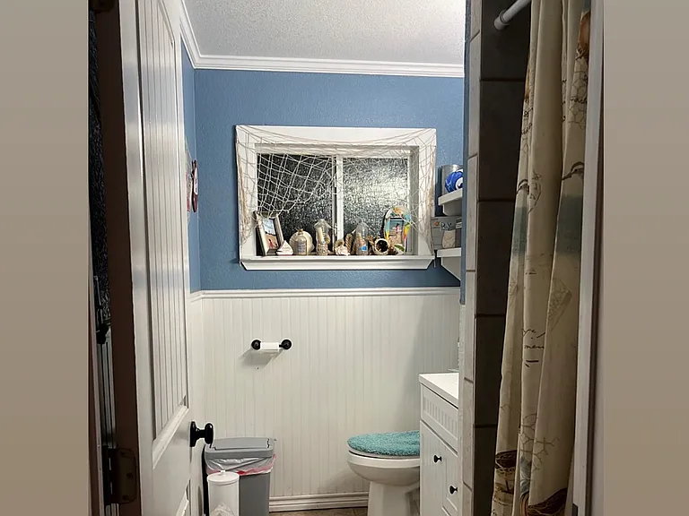 111 W Sabinal St — Photo 10