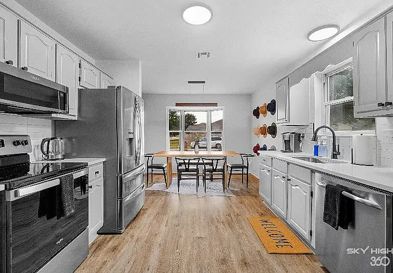 W Gardenia Dr — Photo 1