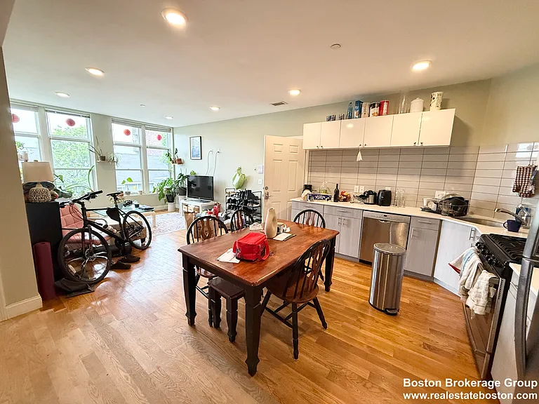 299 Dudley St #5 — Photo 4