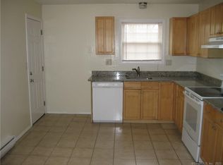 27B Irving Pl, Danbury, CT 06810