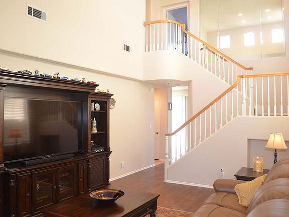 4th image of 428 Vista Del Sol
