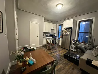 Rented by R New York