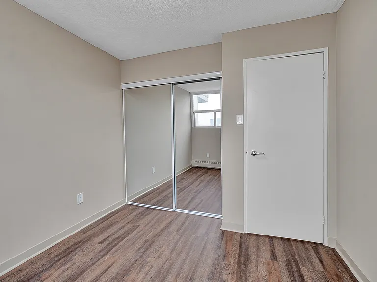 121 Agnes St — Photo 25