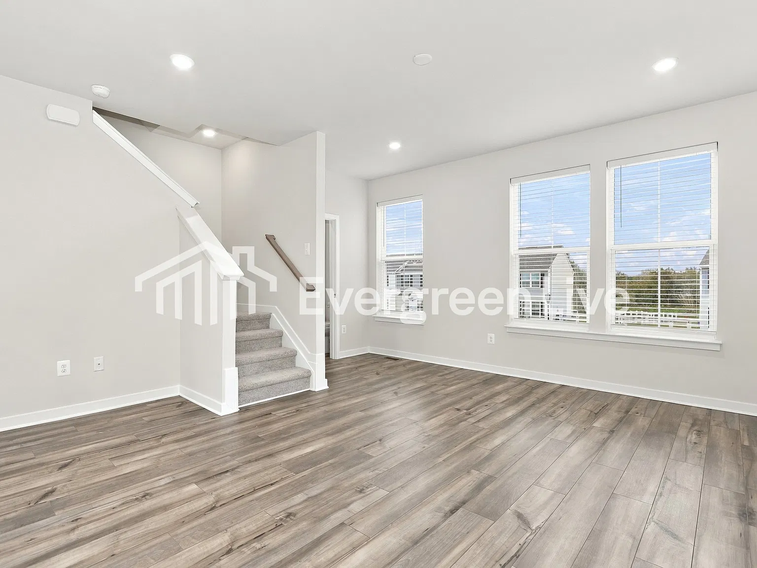 3 bed, 2.5 bath, 1736 sqft, $2,595 — Photo 3