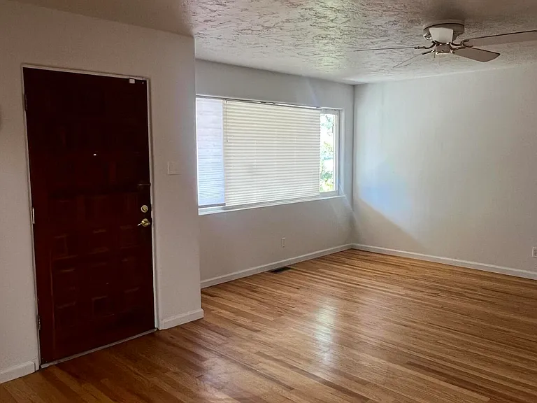 1020 Quincy St SE — Photo 3