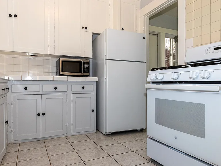 719 N Coronado St — Photo 19