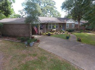 31 E Ridge Rd, Laurel, MS 39440