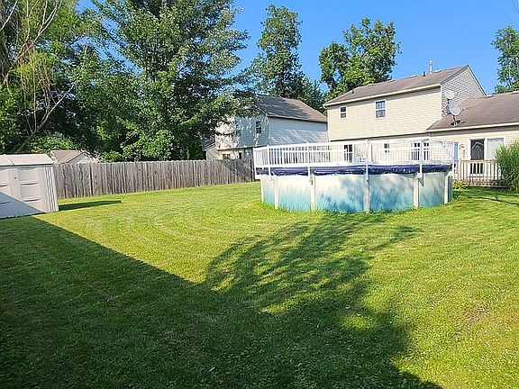 Shed, Pool and Fenced yard
