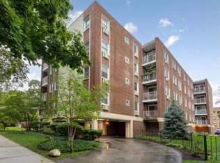 1310 Maple Ave APT 3A, Evanston, IL 60201