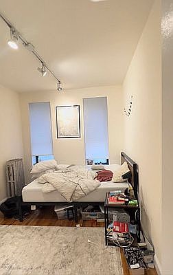 4th image of 231 E 50th St #7A