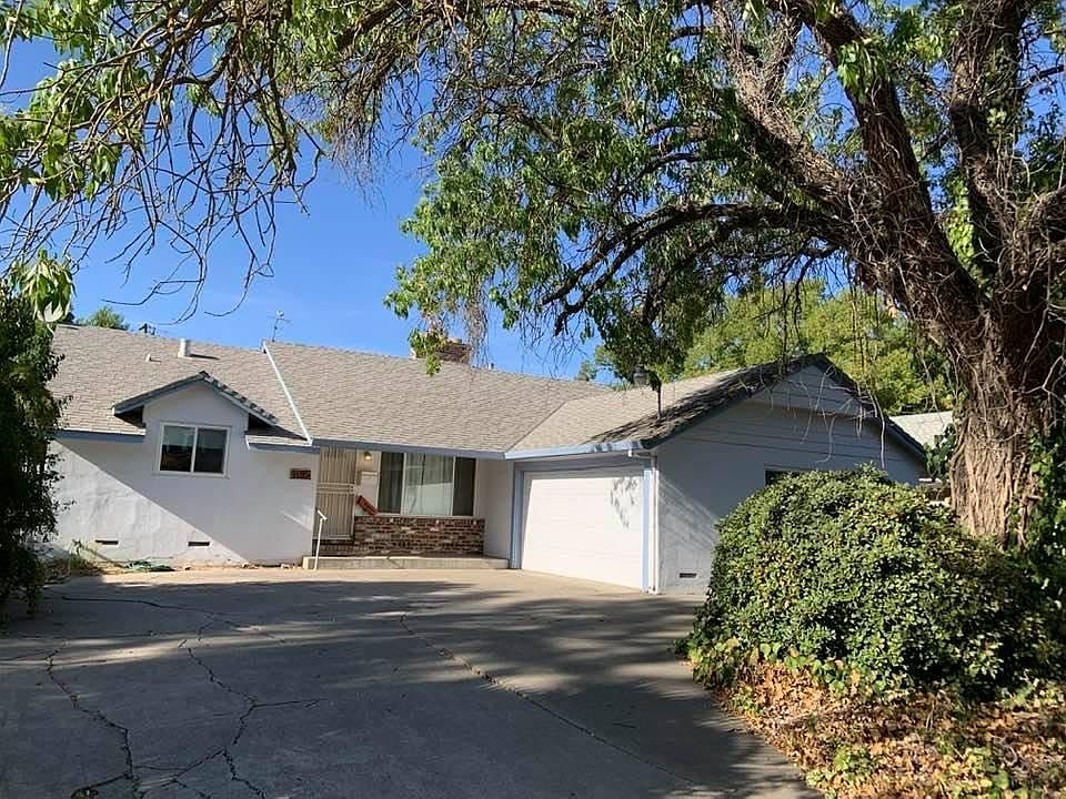 1st image of 4015 Manhattan Cir