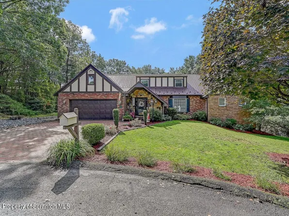 11 Giardina Dr, Archbald, PA 18403