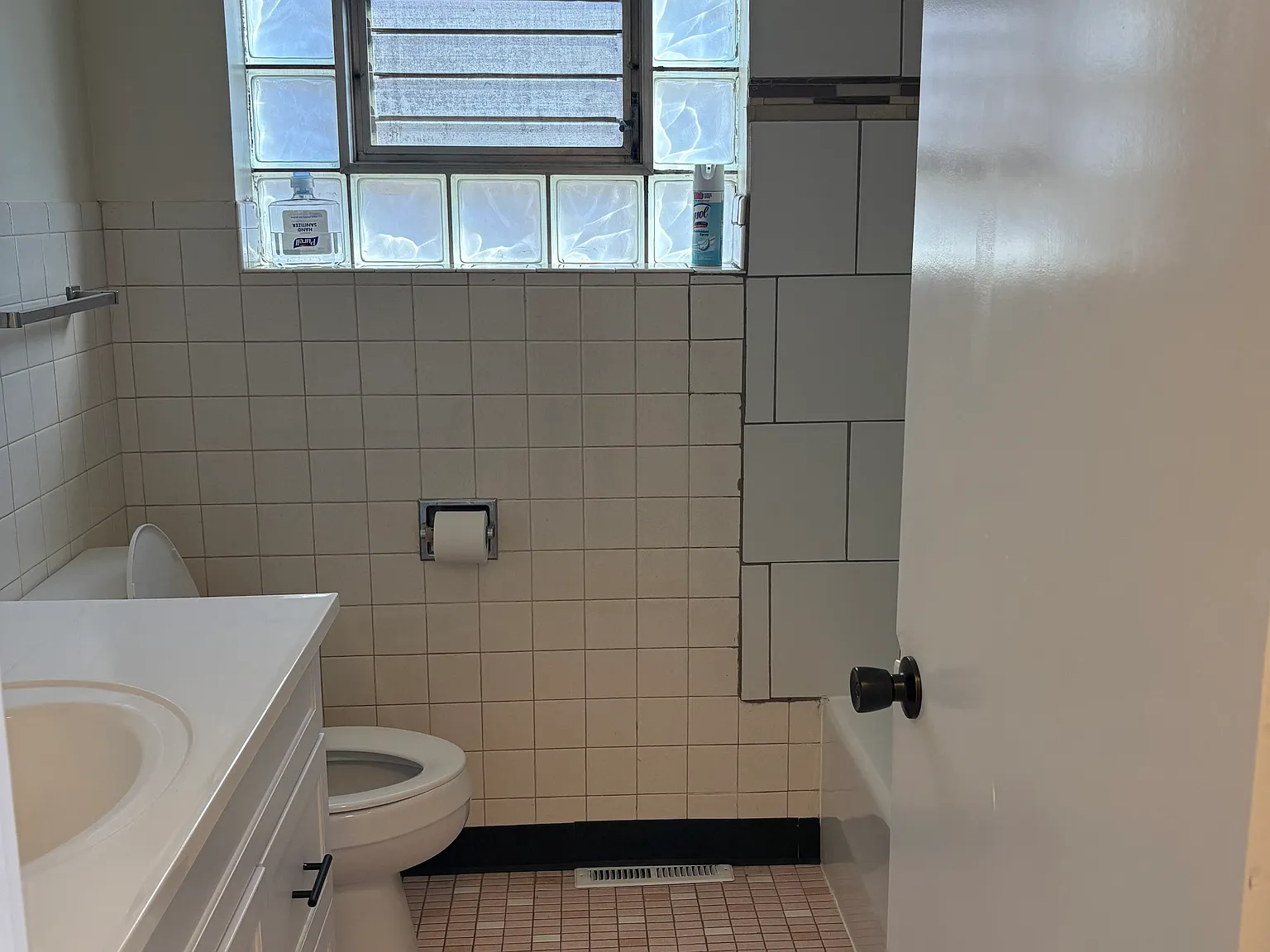 4 bed, 1134 sqft, $2,100 — Photo 4
