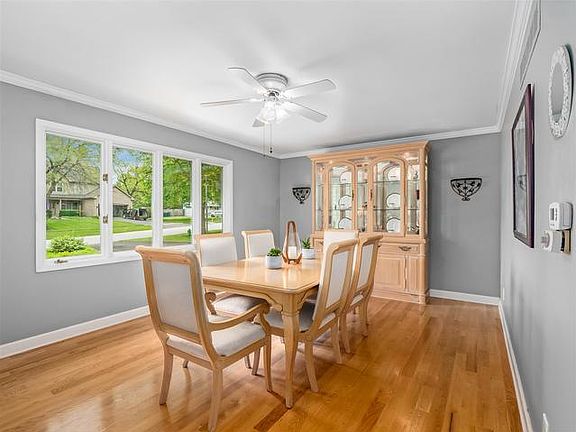 4th image of 743 Mandrake Dr
