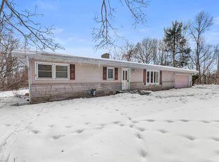1632 Hudson Rd, Hillsdale, MI 49242