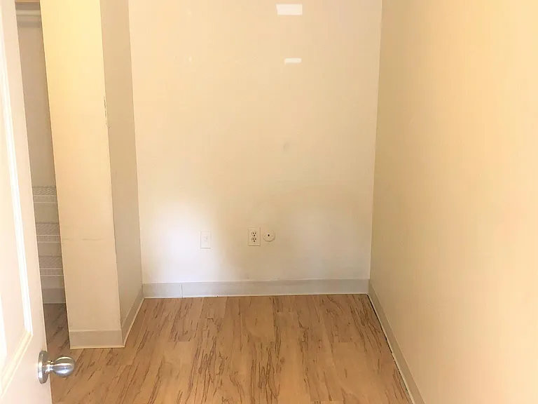 6350 Forward Ave #24 — Photo 32