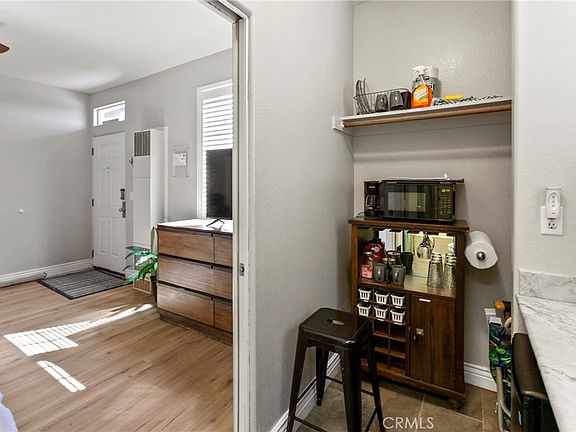 4th image of 444 Pier Ave #12