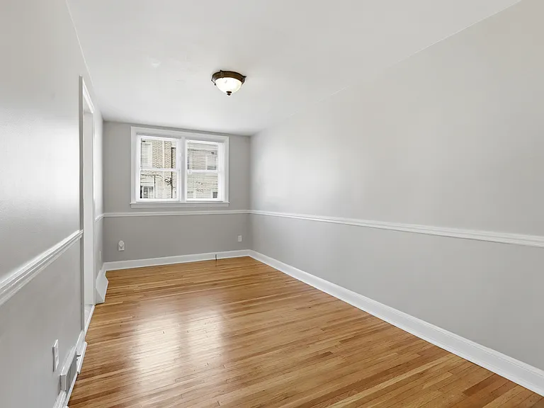 271 W Wyncliffe Ave — Photo 7