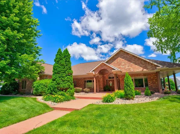 2424 Saint Albert The Great Dr, Sun Prairie, WI 53590