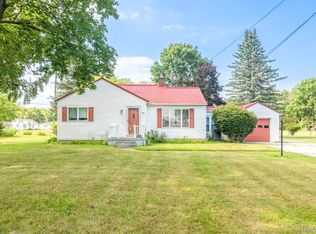 3490 N River Rd, Fort Gratiot, MI 48059