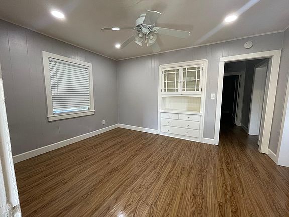 3rd image of 1101 T St #1/2