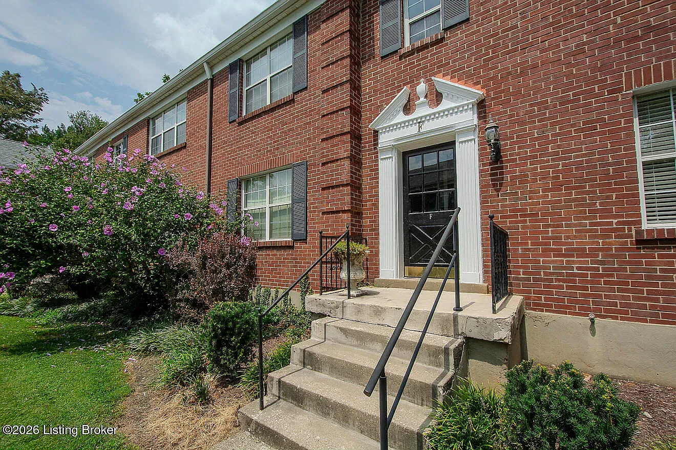 2 bed, 750 sqft, $1,300 — Photo 3