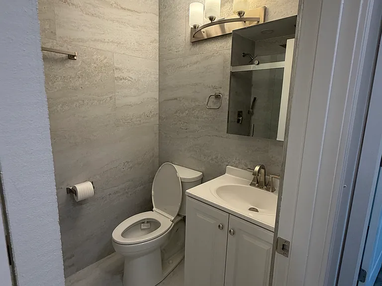 5525 N Chester Ave #42 — Photo 25