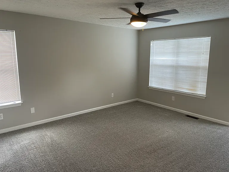 1241 Ling Way — Photo 6
