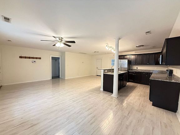 5th image of 2605 Bapaume Ave