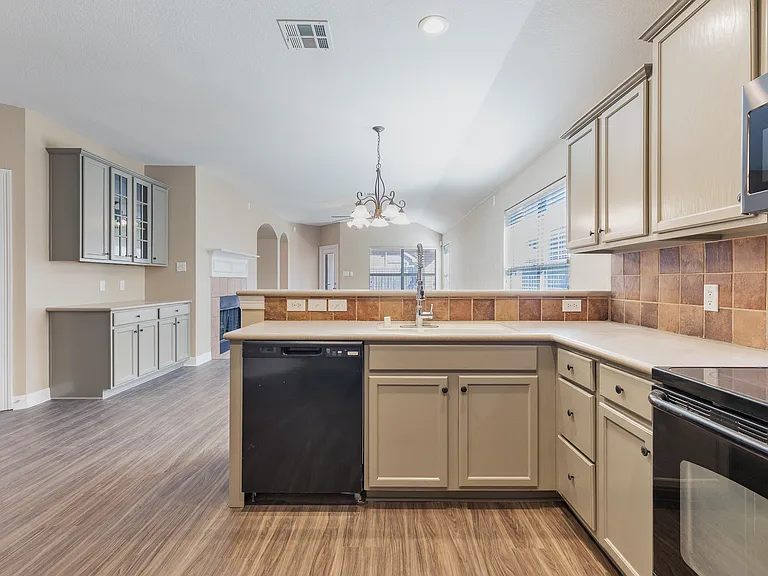 1617 Nighthawk Dr — Photo 10