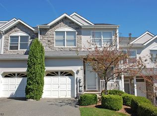 125 Springhill Dr, Morris Plains, NJ 07950