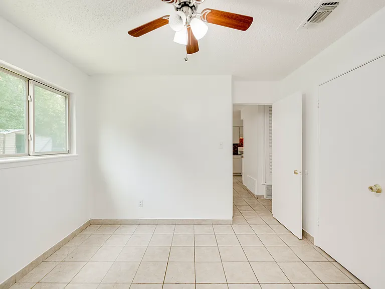 9502 N Creek Dr — Photo 12