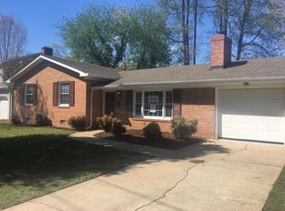 59 Middlesex Rd, Newport News, VA 23606