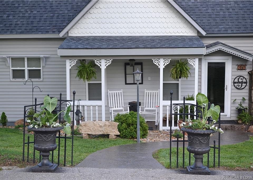 1st image of 254 Bluff St